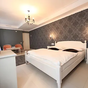 Old City Nf 4*, Bucureşti România