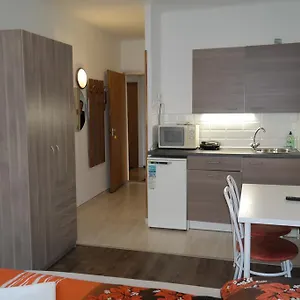 Apartament West
